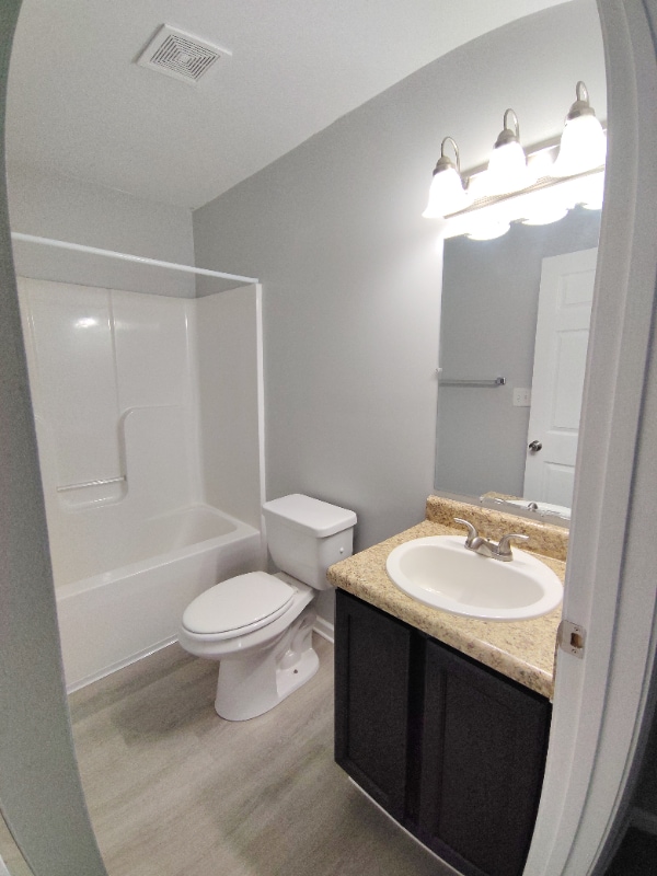 Building Photo - 70 Duiguid Dr