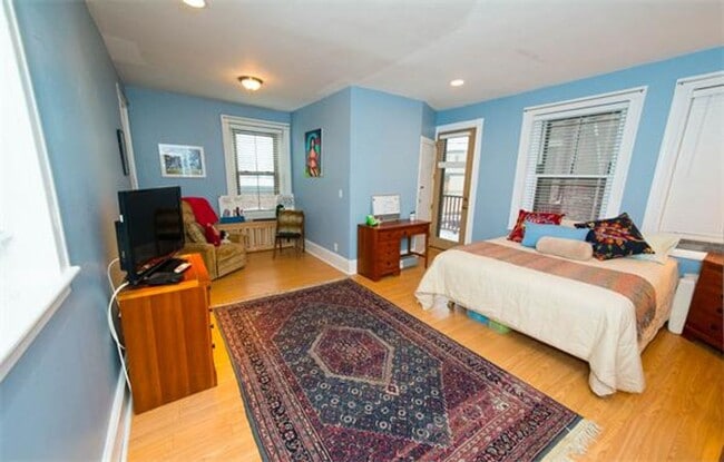 Building Photo - Truly the best 3 bed in Allston!!