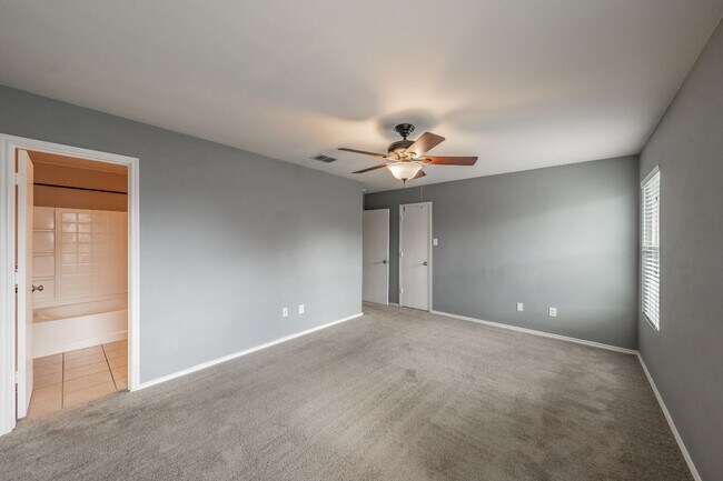 Building Photo - 25% OFF FIRST MONTH'S RENT WITH 12 MONTH LEASE! Lovely 3 bedroom, 2 bath home in Harriet Creek Ra...