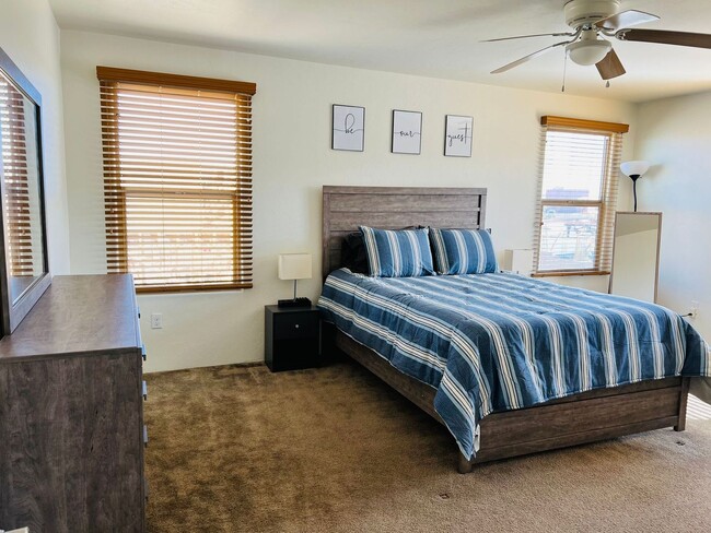 Building Photo - Furnished monthly rental home with all uti...