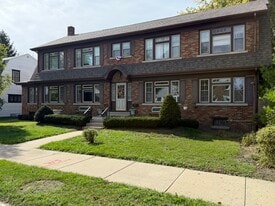 Building Photo - 2040 Quincy Ave