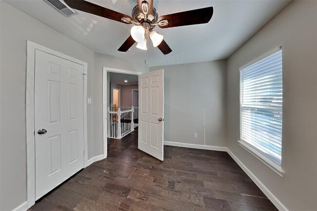 Building Photo - 7103 Kirkglade Ct