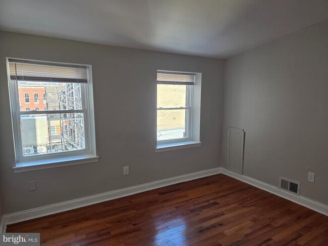 Building Photo - 307 Arch St