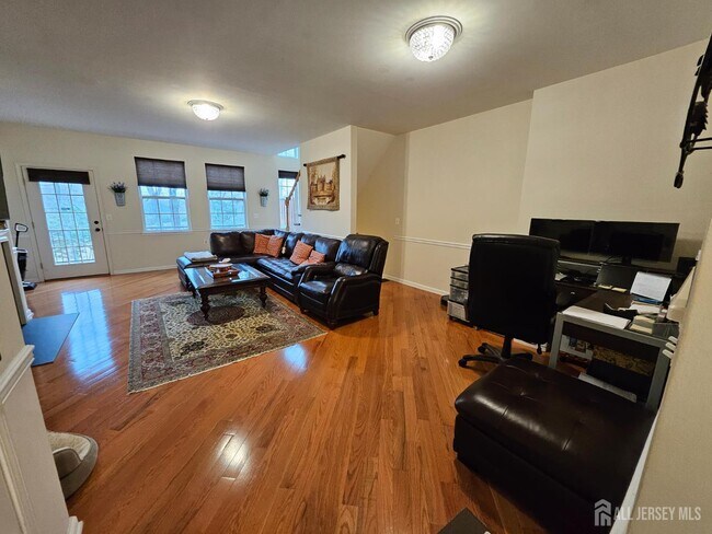 Building Photo - 12 Jensen Court