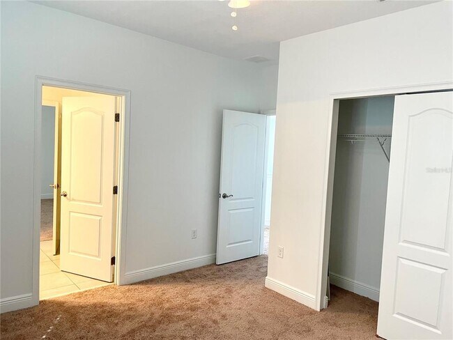 Building Photo - 7952 Hampton Lake Dr