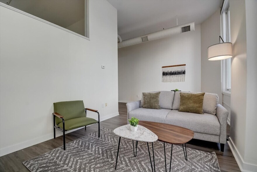 Building Photo - 50 N Illinois St