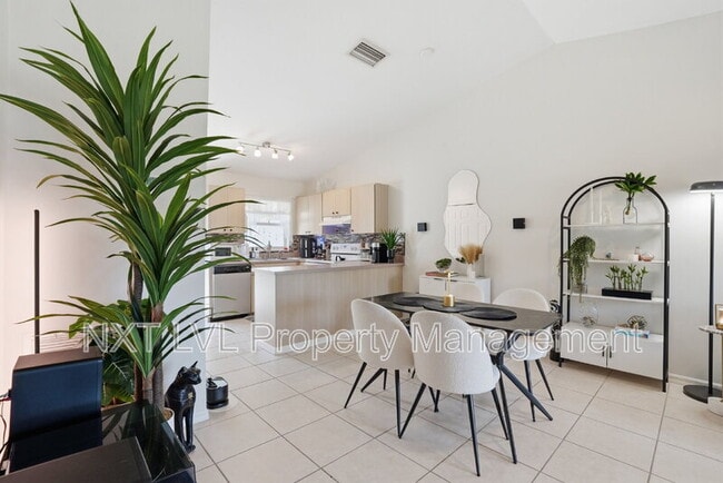 Building Photo - 8402 Matanzas Rd