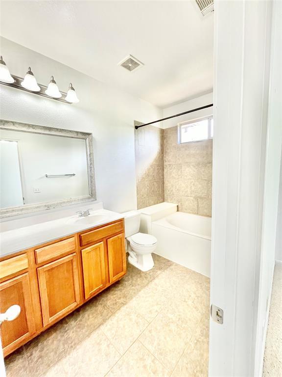 Building Photo - 2419 Allred Dr