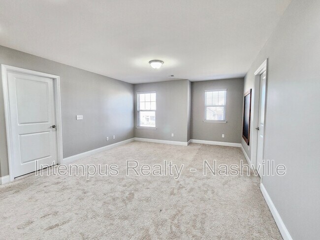Building Photo - 1005 Maleventum Way