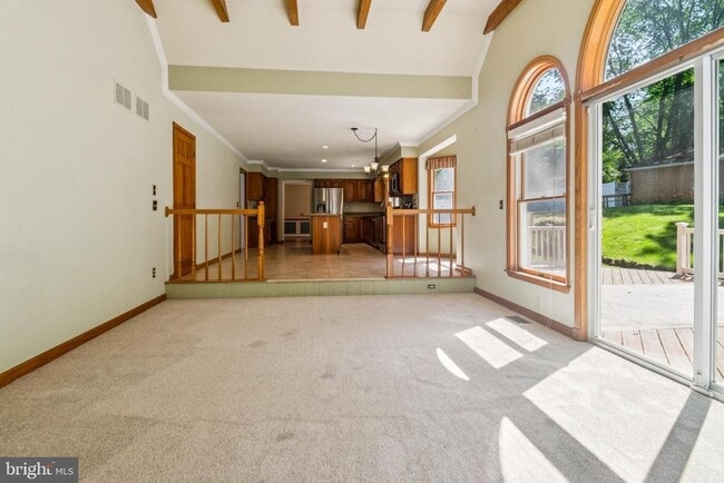 Building Photo - 478 Mountain Rd