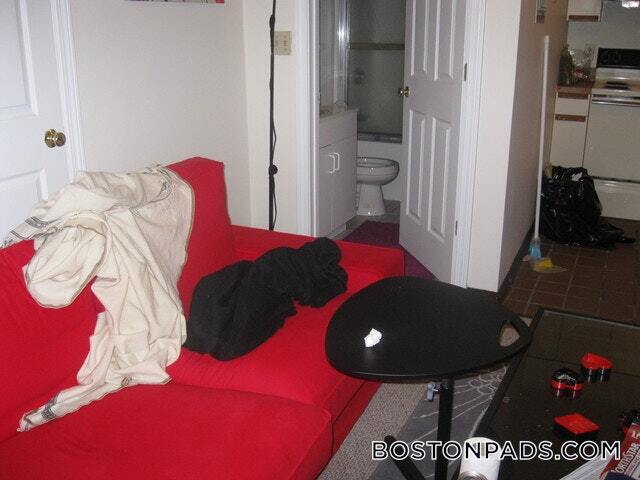 Building Photo - 81 Essex St