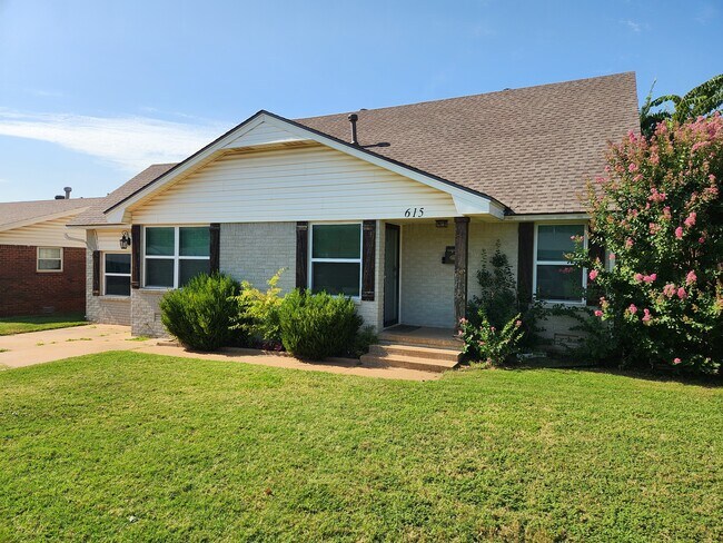 Primary Photo - 615 Ridgecrest Rd