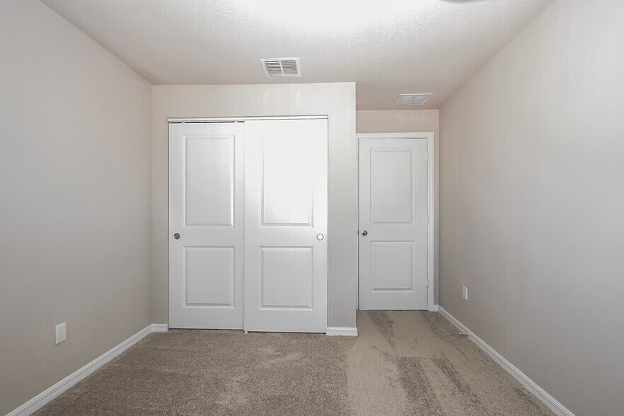 Building Photo - 4030 Hot Springs Ave