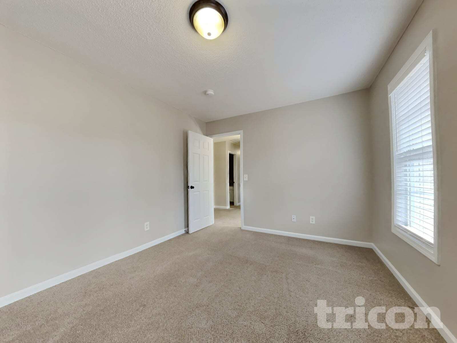 Building Photo - 226 Linden Rd