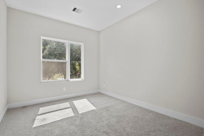 Building Photo - 861 Prosper St