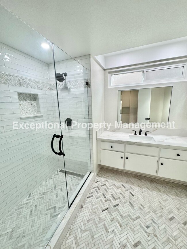 Building Photo - Great 3 bed 2 bath single story home