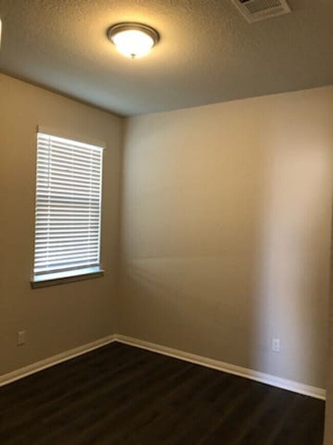 Building Photo - House for lease in Georgetown