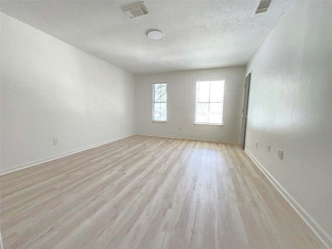 Building Photo - 11735 Sunny Stream Dr