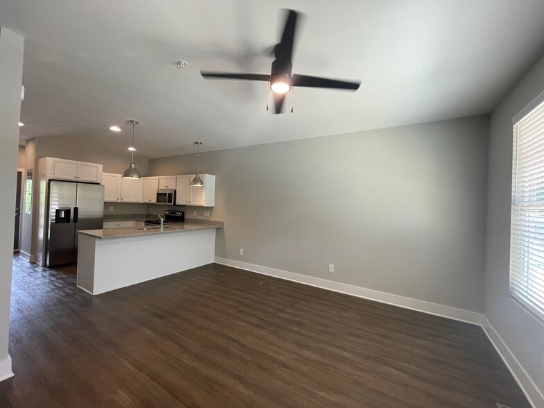 Living Room - Knoll Creek
