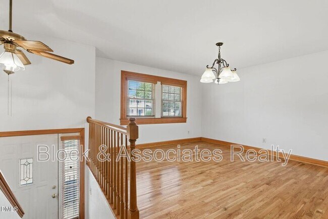Building Photo - 1200 Boxwood Ln