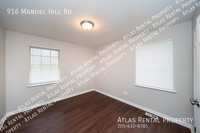 Building Photo - 916 Manuel Hill Rd