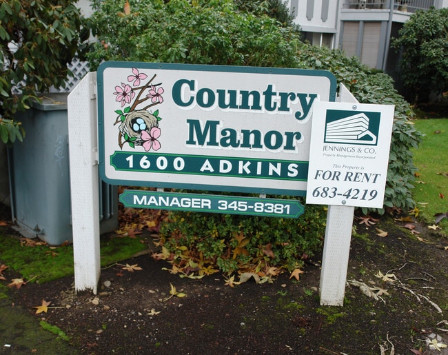 Building Photo - Country Manor