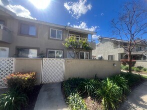 Building Photo - Amazing 2 Bed/3 Bath home in Chino!