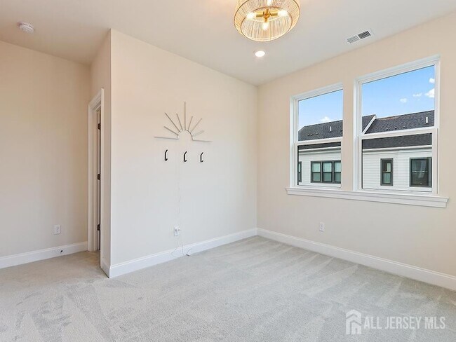 Building Photo - 715 Parker Blvd