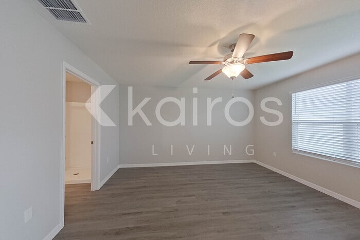 Building Photo - 8688 SW 43rd Ter