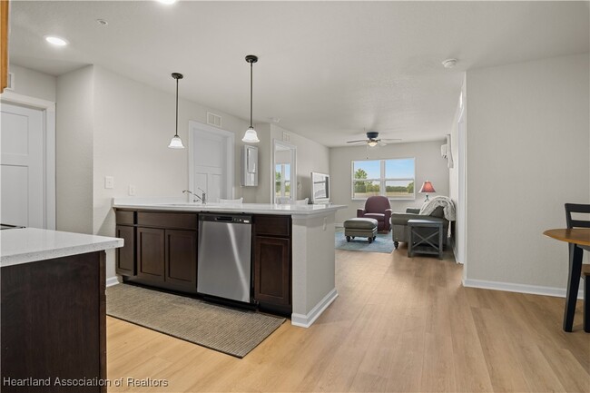 Building Photo - 260 Spanish Moss Cir