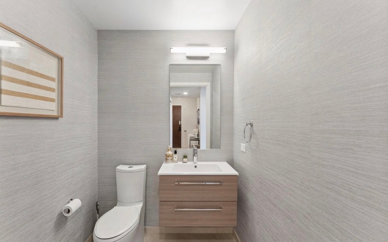 Building Photo - 1211 Van St SE