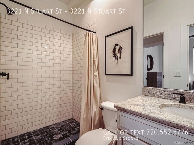 Building Photo - 3221 Stuart St