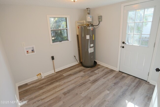 Building Photo - 505 N 9th St