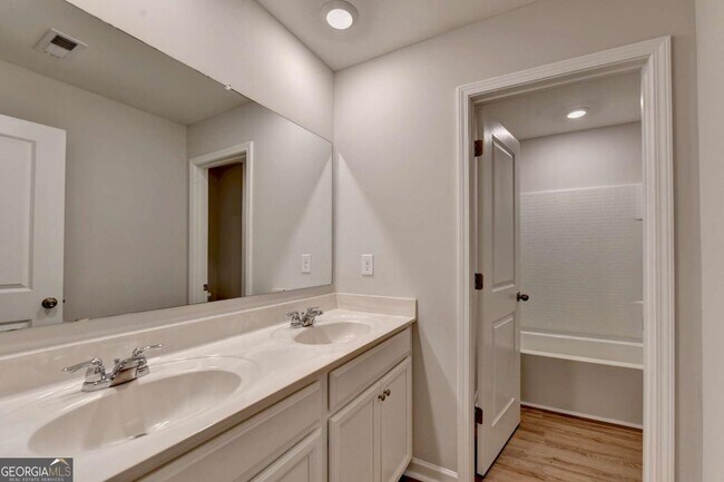 Building Photo - 175 Grey Falcon Ave