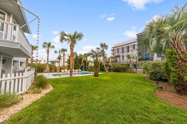 Building Photo - 169 Pompano St