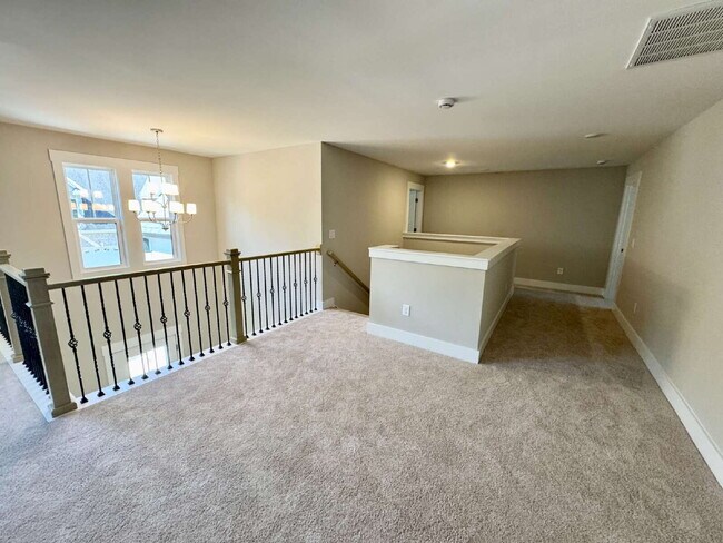 Building Photo - Brand New Townhome in Seneca