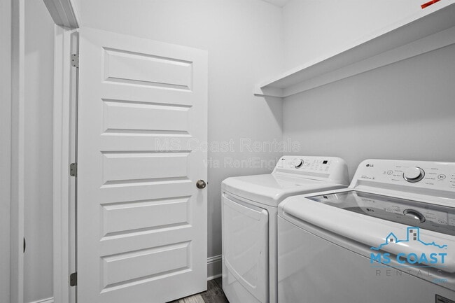 Building Photo - 15328 Oak Creek Cove