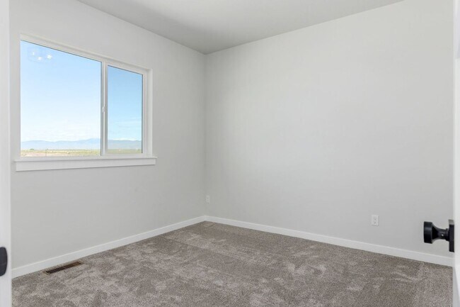 Building Photo - Brand New Home In Boise!