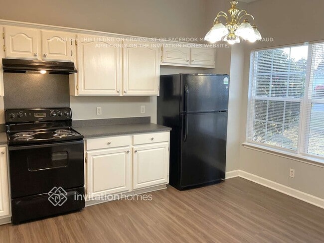 Building Photo - 4840 Aldersbrook Dr