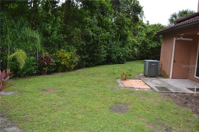 Building Photo - 603 Grenadine Ct