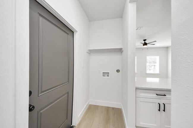 Building Photo - 1314 W Willis St