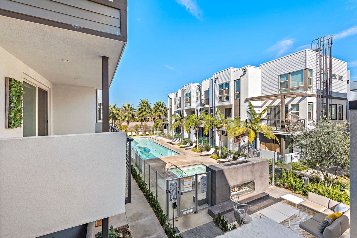 Building Photo - 213 Placemark