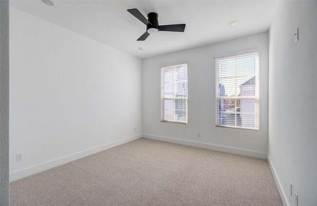 Building Photo - 2054 Johanna Crk Dr