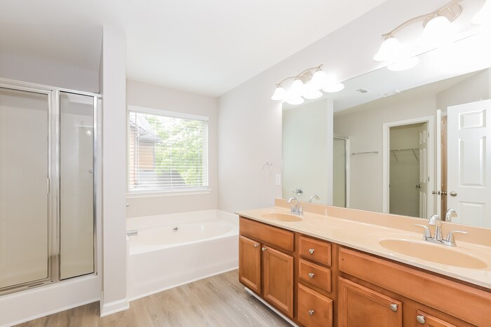 Building Photo - 7141 Silk Tree Pointe