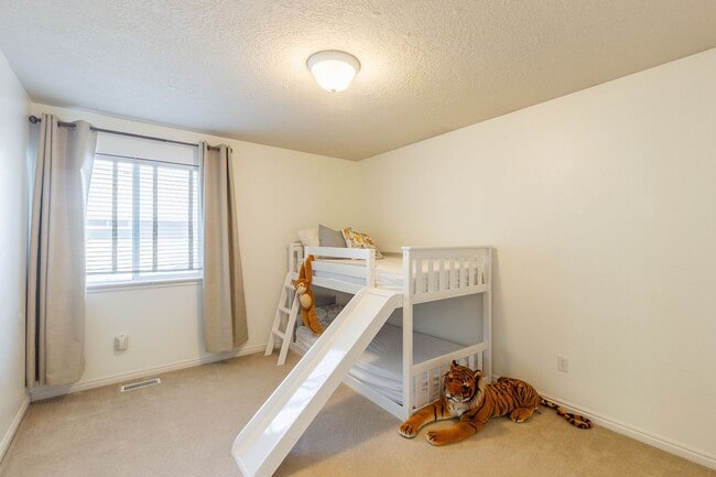 Building Photo - 3 Bed 2.5 Bath In The Heart Of Eagle