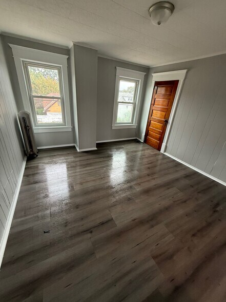Building Photo - 34 2nd Ave