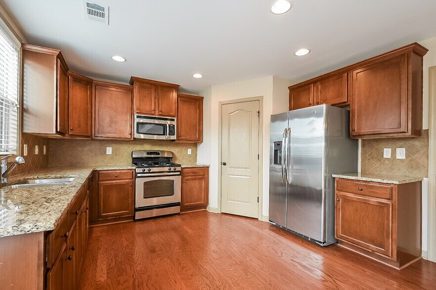 Building Photo - 3065 Hampton Bay Cove NE