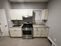 Building Photo - 23 E 18th St