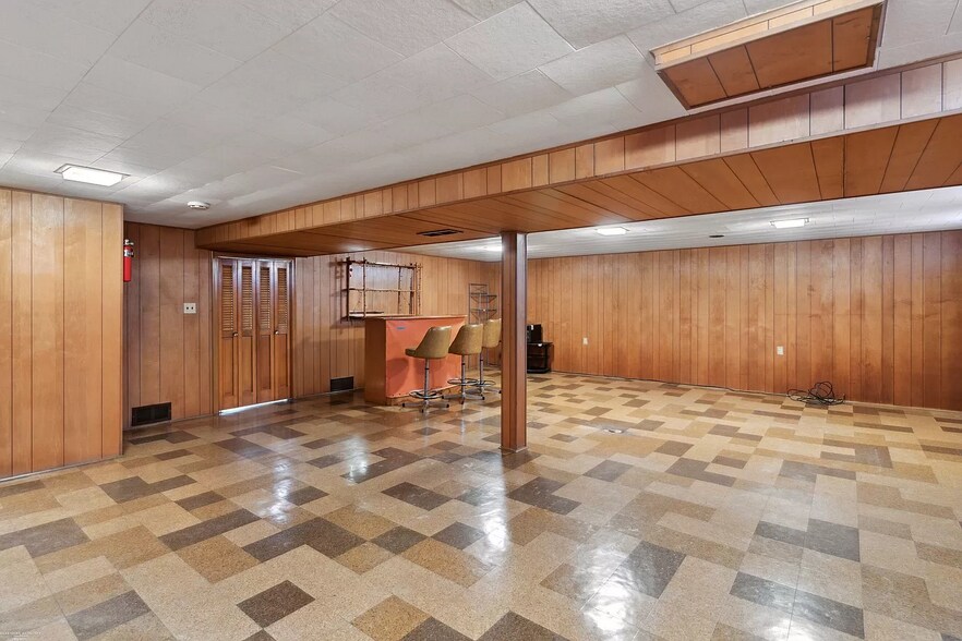 Building Photo - 25100 Marilyn Ave