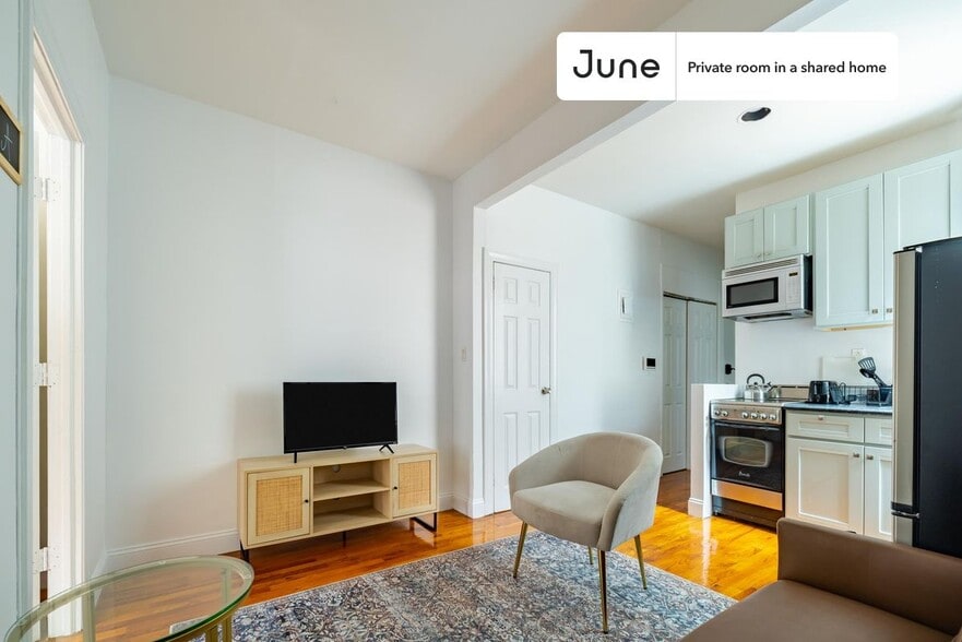 Building Photo - Room in Shared 2 bed/1 bath home